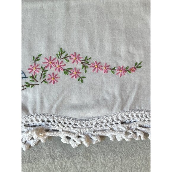 Praying Hands Pillowcase Hand Embroidered White Crocheted Edge pink Tan Prayer - Picture 3 of 6